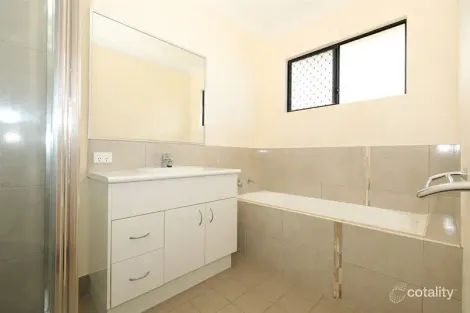 Property photo of 127 Fitzmaurice Drive Bentley Park QLD 4869