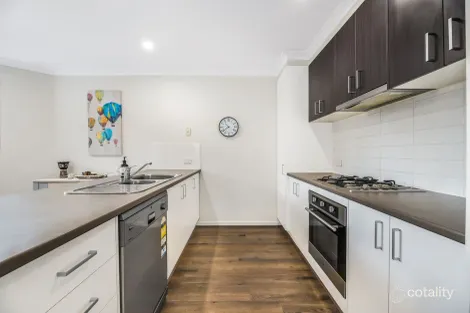 Property photo of 8/76 Murphy Road Pakenham VIC 3810