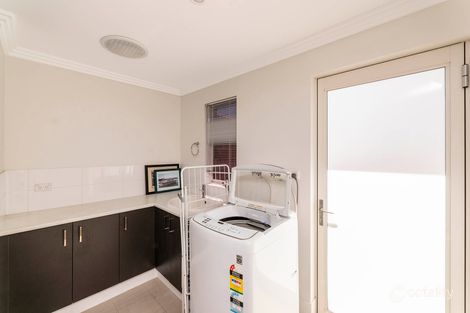 Property photo of 10 Ritter Approach Piara Waters WA 6112