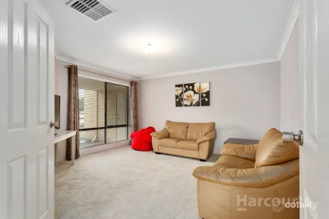 Property photo of 2B Queen Parade Wannanup WA 6210