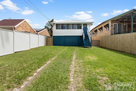 Property photo of 3 Sutton Street Redcliffe QLD 4020