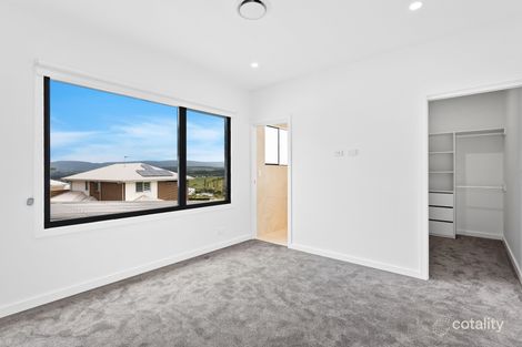 Property photo of 11 Universal Avenue Dunmore NSW 2529