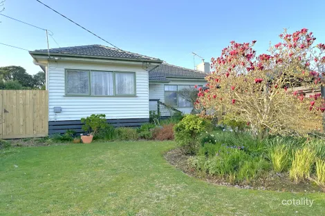 16 Clare St, Croydon South, VIC 3136