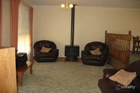 Property photo of 30 Hall Crescent Loxton SA 5333