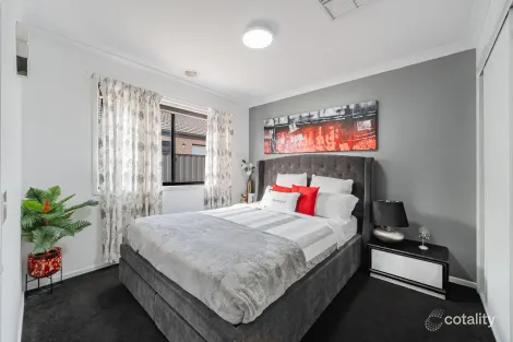 Property photo of 15 Allerton Way Roxburgh Park VIC 3064