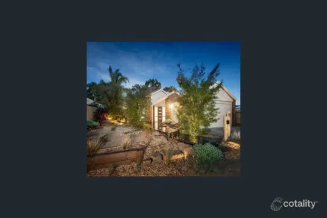 10 GILLIGANS CT, ROWVILLE, VIC 3178