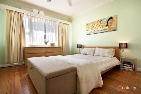 Property photo of 9 Sinclair Crescent Macleod VIC 3085