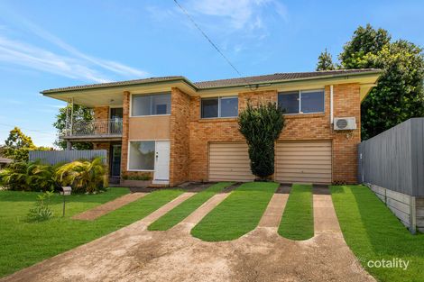 11 Chaplin St, Stafford Heights, QLD 4053
