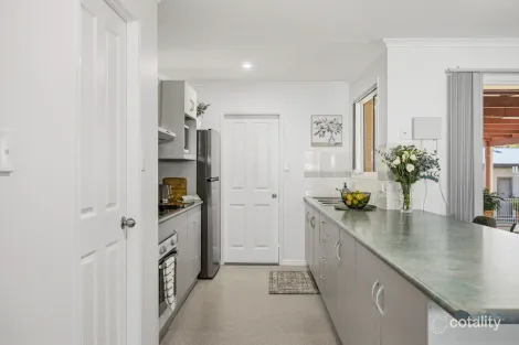Property photo of 18 Kinghorn Road Granville QLD 4650