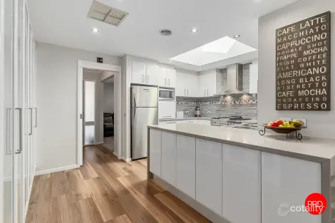 Property photo of 20 Akoonah Drive Golden Square VIC 3555