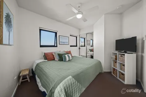 Property photo of 1012/42 Surf Parade Broadbeach QLD 4218