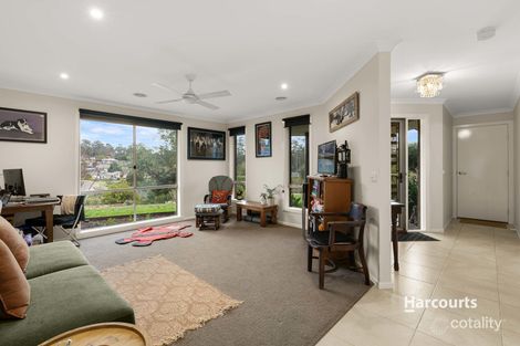 Property photo of 10 Lakeview Court Drouin VIC 3818