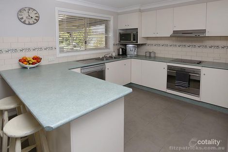Property photo of 4 Kamaroo Court Glenfield Park NSW 2650