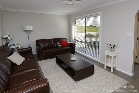 Property photo of 4 Kamaroo Court Glenfield Park NSW 2650