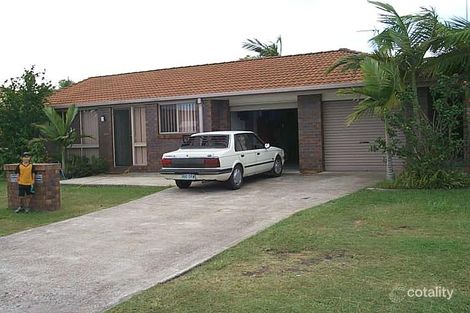 4 Avi Ct, Labrador, QLD 4215