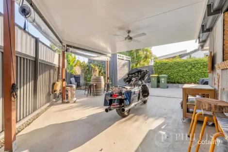 Property photo of 1/9 Botanical Drive Labrador QLD 4215