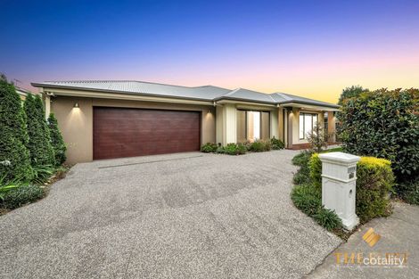194 Clarkes Rd, Brookfield, VIC 3338