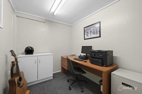 Property photo of 11 Ferguson Street Mount Lofty QLD 4350