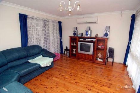 Property photo of 22 Todd Row St Clair NSW 2759