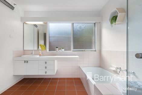 33 Banksia Pl, Rosebud, VIC 3939