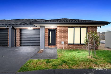 2/6 Mckay Pl, Melton South, VIC 3338
