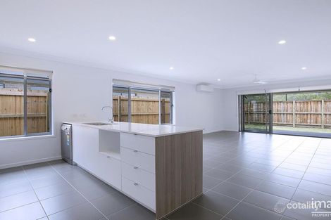 Property photo of 64 Chambers Ridge Boulevard Park Ridge QLD 4125