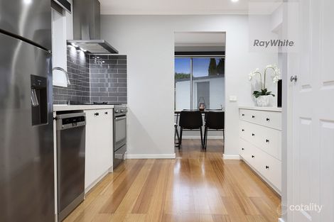 Property photo of 14 Mayfair Close Gladstone Park VIC 3043