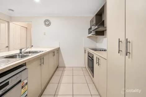 Property photo of 2 Savannah Place Forest Lake QLD 4078