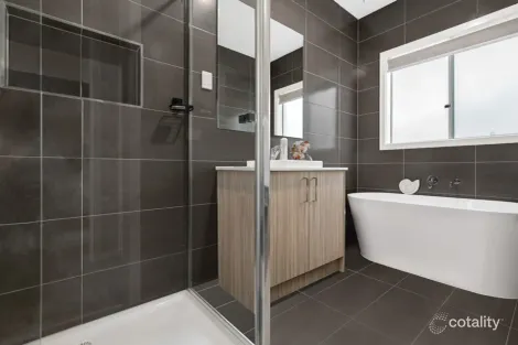 Property photo of 4 Braeburn Place Werribee VIC 3030