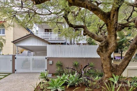 4 Carlton St, Highgate Hill, QLD 4101