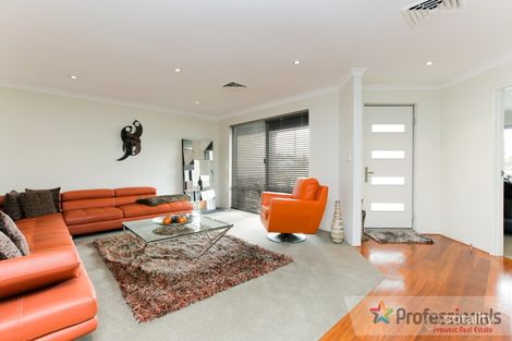 Property photo of 16 Highland Rise Piara Waters WA 6112