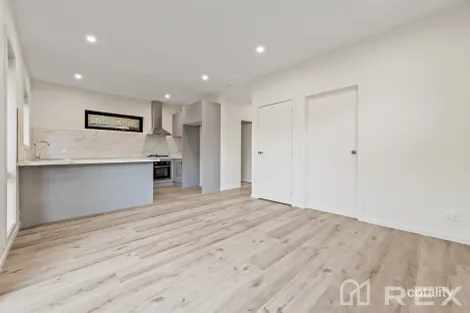 Property photo of 7 Shan Place Hampton Park VIC 3976
