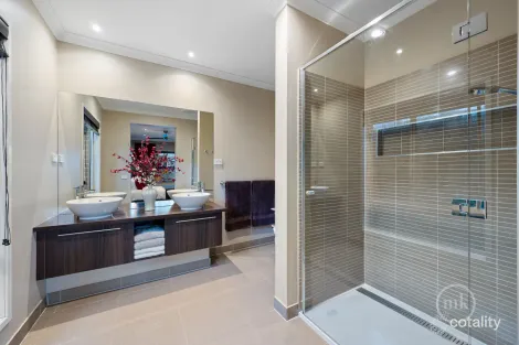 Property photo of 19 Montrose Drive Doreen VIC 3754