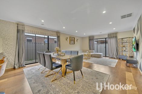 Property photo of 14 Tipperary Way Cranbourne East VIC 3977