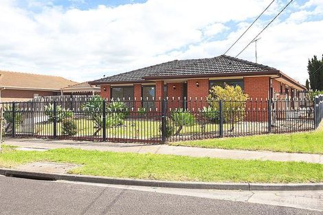 Property photo of 10 Kingdom Avenue Kings Park VIC 3021