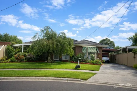 4 Cook Cl, Sebastopol, VIC 3356