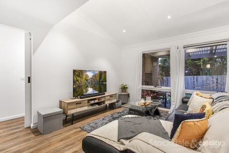 Property photo of 11 Kalyptos Walk Cranbourne VIC 3977