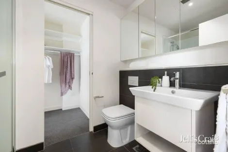 Property photo of 302/144 McKinnon Road McKinnon VIC 3204