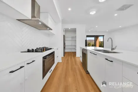 Property photo of 19 Window Road Tarneit VIC 3029