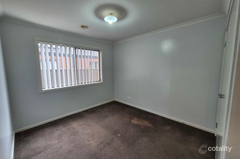 Property photo of 8 Ruby Road Cobblebank VIC 3338