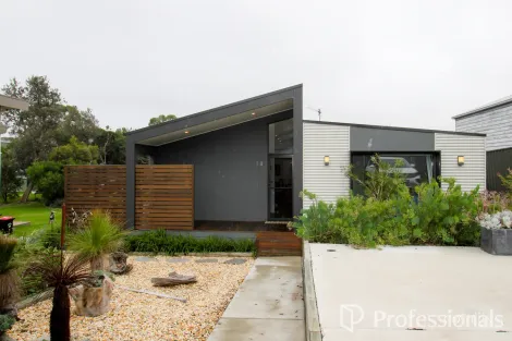 10 Marina Dr, Loch Sport, VIC 3851