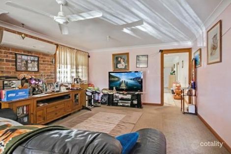 Property photo of 5 Gymea Crescent Mannering Park NSW 2259