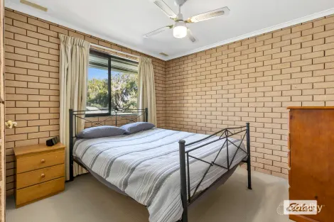 Property photo of 2/19 Maxwell Drive Wodonga VIC 3690