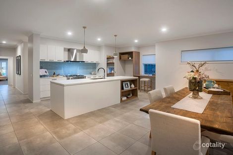 Property photo of 1 Tylers Run Keysborough VIC 3173