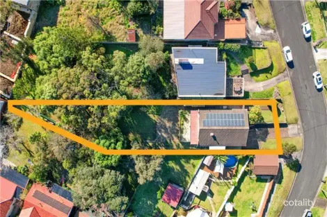 Property photo of 44 St Cloud Crescent Lake Heights NSW 2502