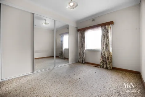 Property photo of 4 Vule Street St Albans VIC 3021