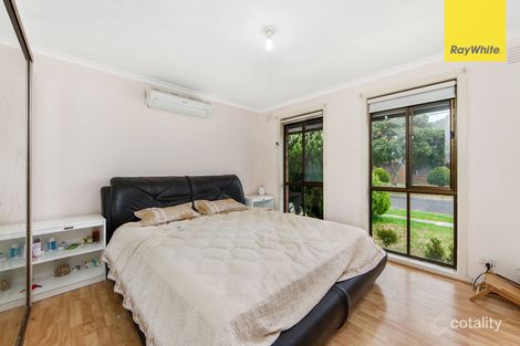Property photo of 40 Angelique Grove Albanvale VIC 3021