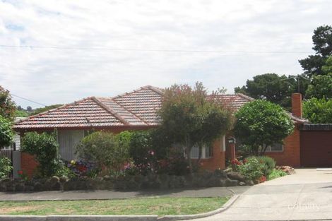 18 Cherry Orchard Rise, Box Hill North, VIC 3129