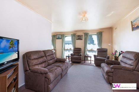 Property photo of 2 Powlett Street Altona Meadows VIC 3028