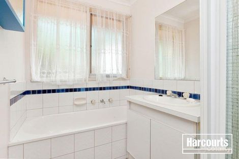 Property photo of 17 Collins Crescent Berwick VIC 3806